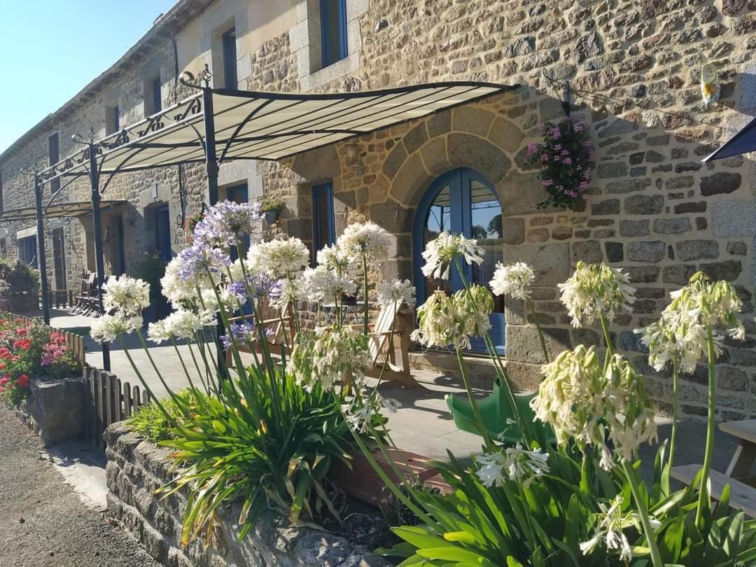 Le Douetaux Chambres D'Hotes La Baussaine Екстер'єр фото